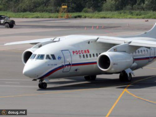 Ан-148 совершил аварийную посадку в Симферополе