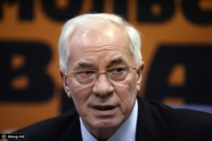 Азаров сообщил подробности свержения власти на Украине