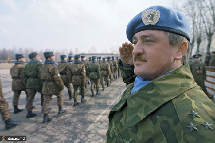 Более 100 тысяч человек выступили за отправку миротворцев на Украину