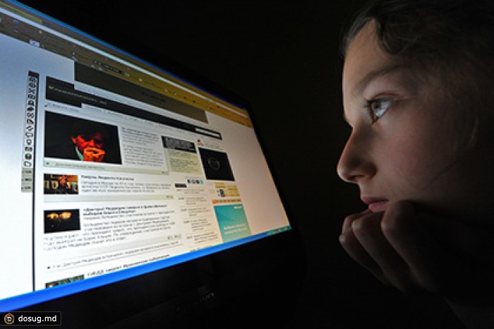 Больше половины российских школьников сидят в интернете сутками