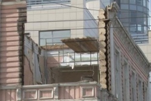 Часть реконструируемого здания рухнула в центре Перми