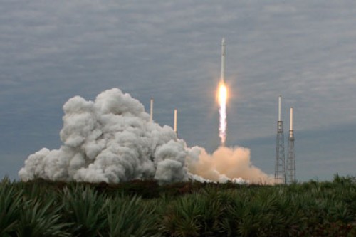 Частная компания SpaceX займется запуском военных спутников