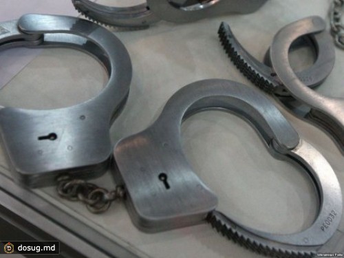 Четверо сотрудников тюрем обвиняются в пособничестве группировке "Макены"