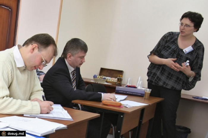Чиновников обяжут получать ученые степени по госуправлению