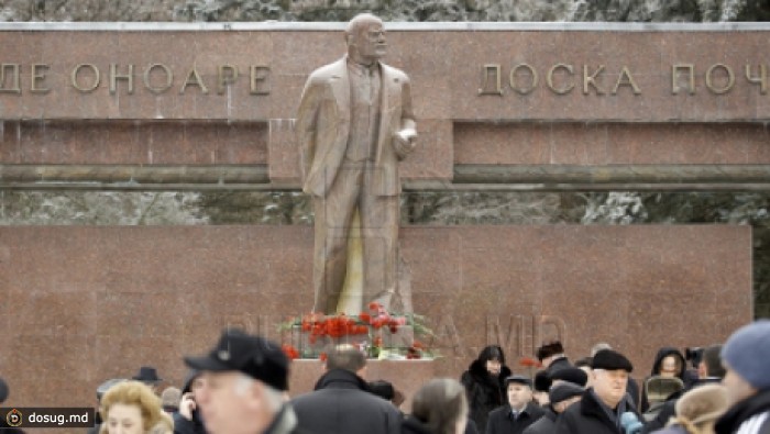 Члены и сторонники ПКРМ отметили 90-летие со дня смерти Владимира Ленина (ФОТО)