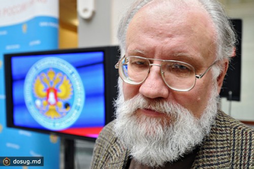 Чуров посоветовал журналистам не пить воду из унитаза