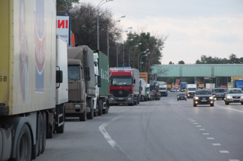 Депутаты предложили штрафовать на 1500 рублей за остановку на автомагистрали