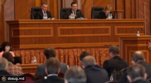 Депутаты приняли поправки к госбюджету на 2012 год