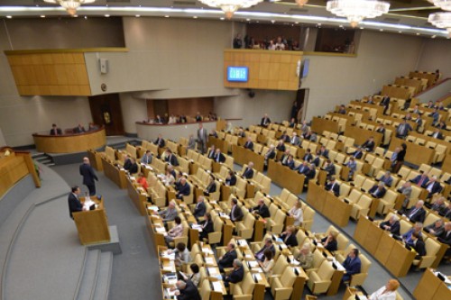 Депутаты разрешили мелким должникам выезжать за границу
