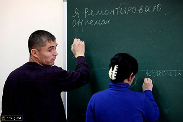 Депутаты заставят мигрантов говорить по-русски на работе