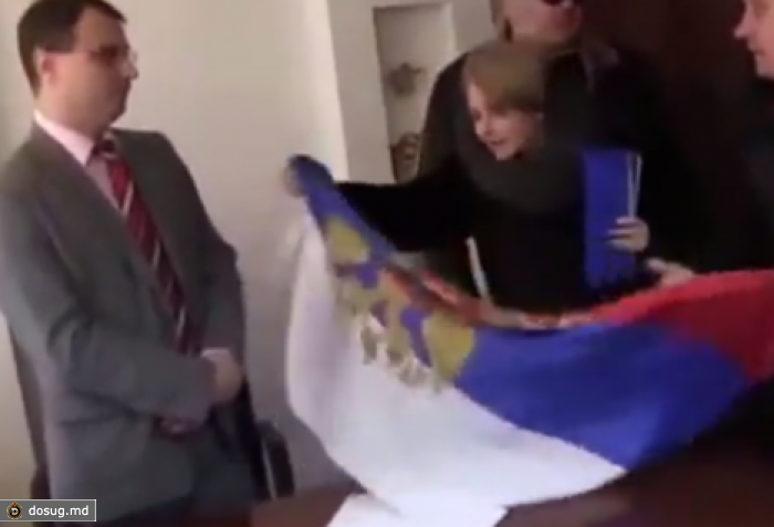 Директора театра закинули в помойку в Днепропетровске. ВИДЕО