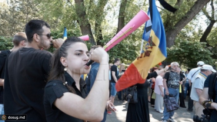 Дмитрия Рогозина и патриарха Кирилла встретят протестами