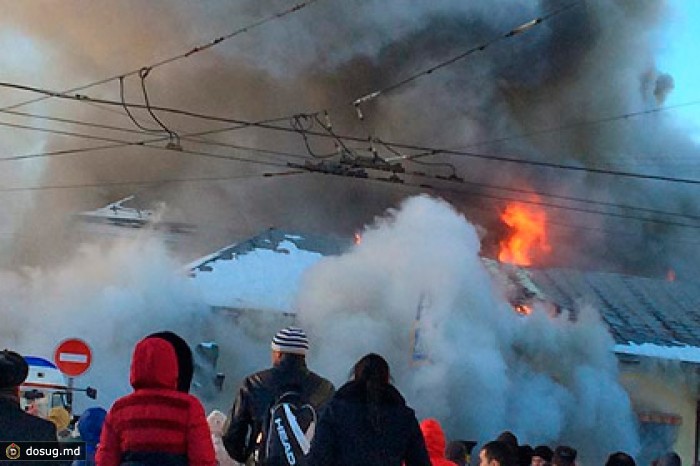 Движение по Пятницкой улице перекрыто из-за пожара