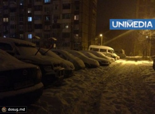 
 Движение в стране блокировано из-за снегопадов
