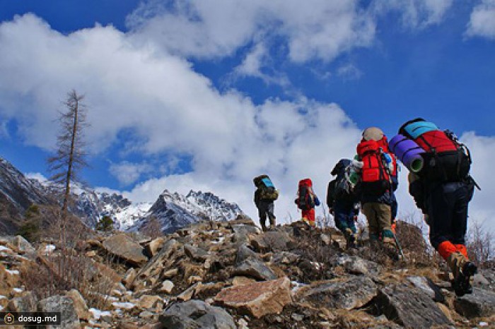 Двое альпинистов сорвались в пропасть на Эльбрусе