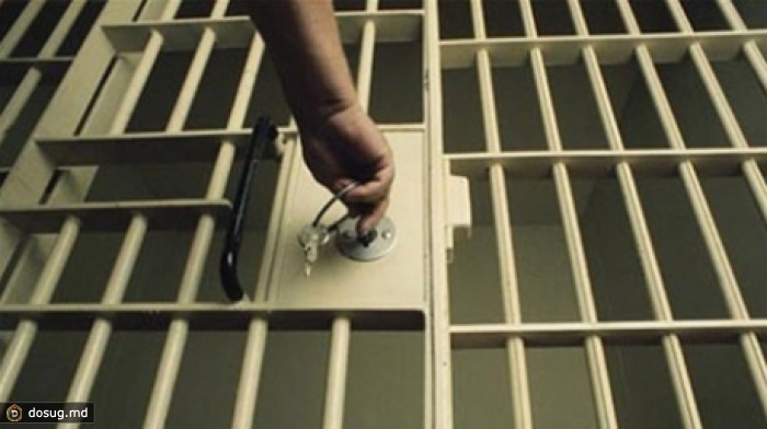 Двое полицейских осуждены за вымогательство