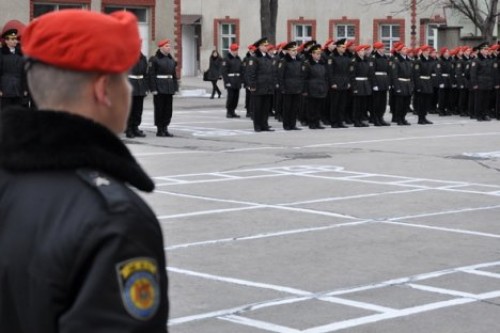 Двоих карабинеров приговорили к тюрьме за неуставные отношения
