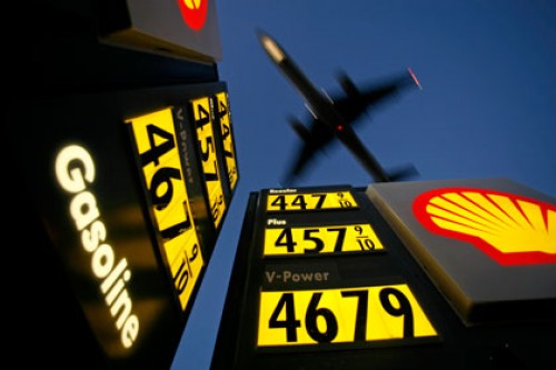 ЕС начал расследование о манипулировании ценами на нефть и бензин