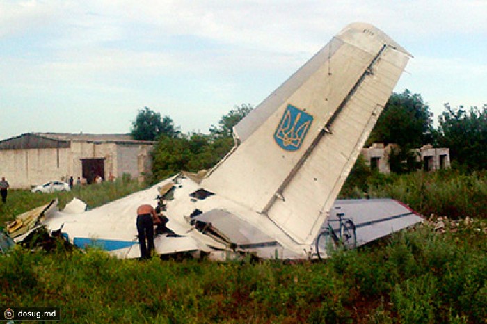 Экипаж сбитого украинского Ан-26 попал в плен к ополченцам
