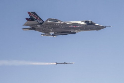F-35A провел первый пуск ракеты в полете