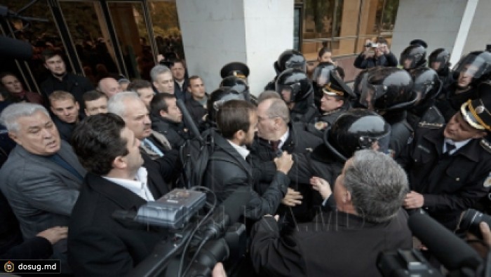 ФОТОРЕПОРТАЖ с акции протеста верующих у Дворца республики