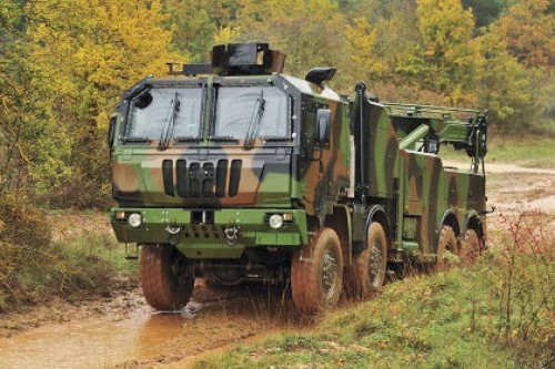 Франция вооружилась новыми грузовиками Iveco PPT
