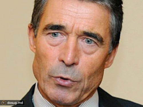 Генсек НАТО упал с велосипеда и сломал руку