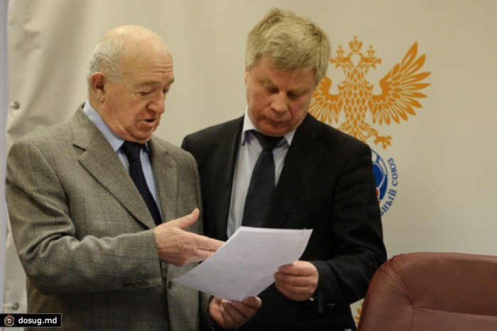 Глава РФС заявил о намерении показать контракт Капелло