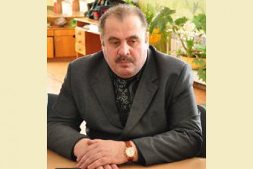 Глава района на Колыме лишился поста за помощь жене