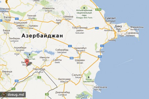 Главу азербайджанского района ударили по голове кирпичом
