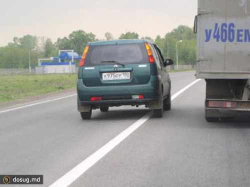 Госдума смягчила наказание за выезд на встречную полосу