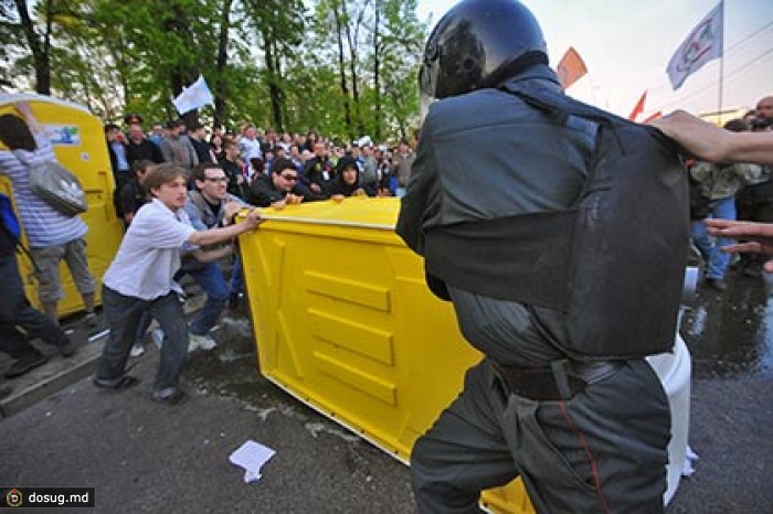 Госдума ужесточила наказания за беспорядки на митингах