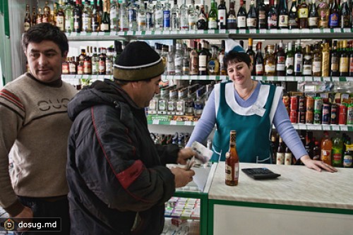 Госдуме предложили запретить продажу алкоголя лицам младше 21 года