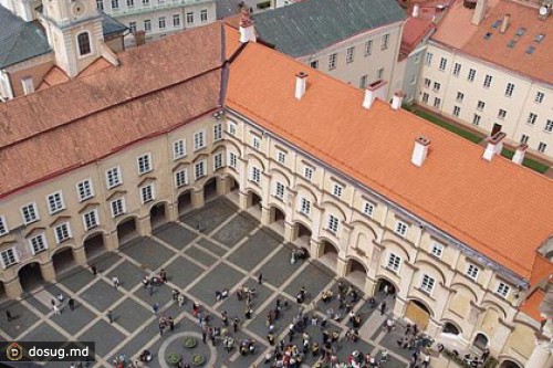 Хакера из литовского вуза поймали на торговле оценками