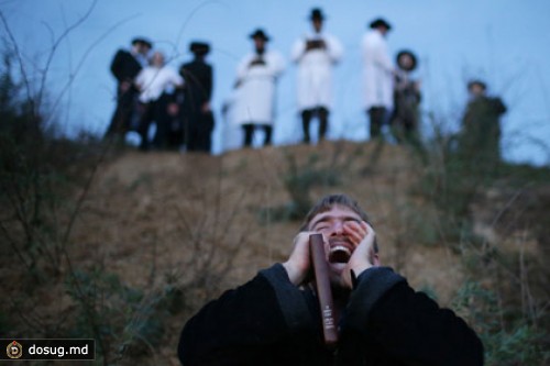 Хасиды отказались молиться у православного креста в Умани