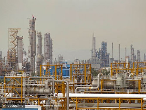 Иран из-за санкций недосчитался половины нефтяных поступлений