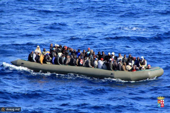 Италия спасла мигрантскую флотилию у побережья Сицилии