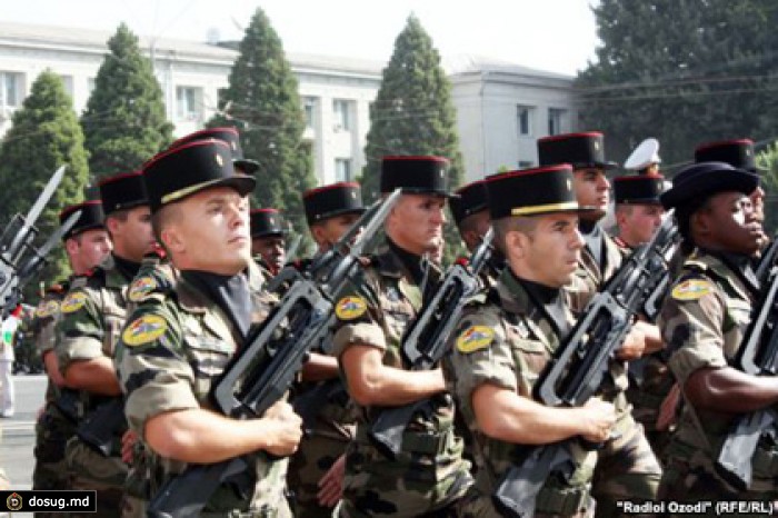Из аэропорта Душанбе вывели французский военный контингент