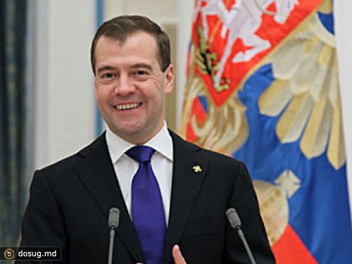 КПРФ и "Справедливая Россия" отказались голосовать за Медведева