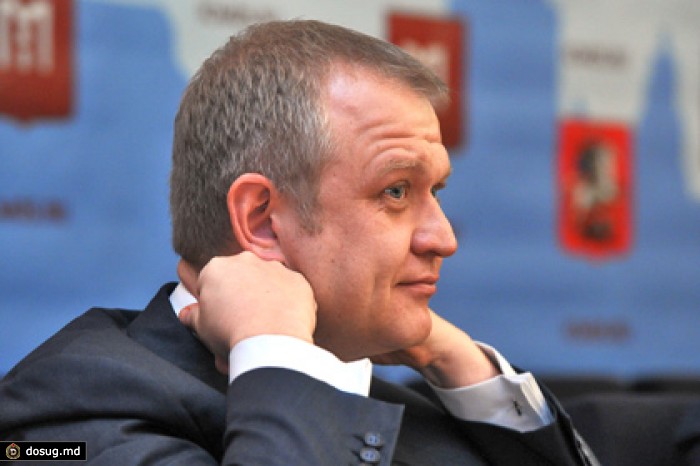 Капков рассказал о борьбе с диваном и телевизором