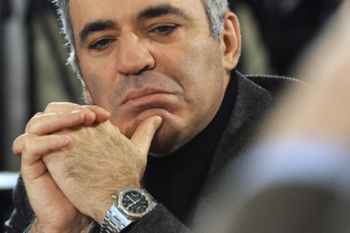 Каспаров назвал причину отъезда за границу