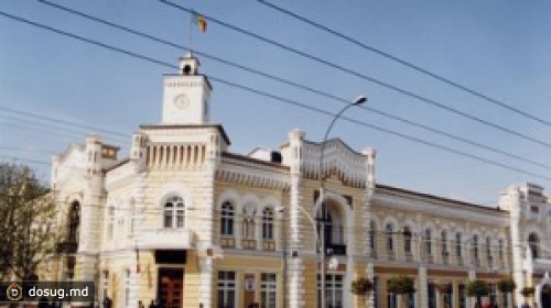 Кишиневской мэрии не хватает средств на «шведский стол» в лицеях