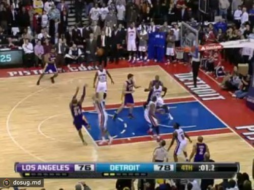 Коби Брайант перевел игру в овертайм броском с сиреной