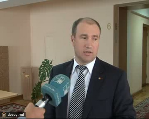 Коммерческие банки отказываются выделять деньги на ремонт здания парламента
