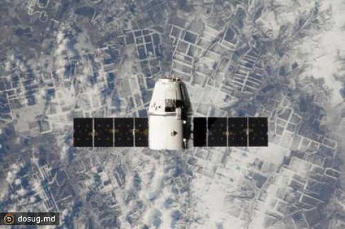 Корабль Dragon благополучно приводнился в Тихом океане