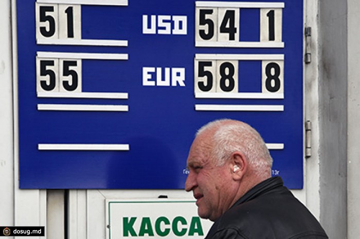 Курс евро на торгах превысил 55 рублей