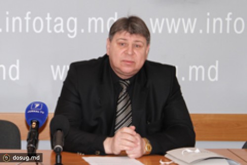 ЛЕОНИД ДУГАРЬ ПРОСИТ ПРИМЭРИЮ КИШИНЕВА ОБЪЯСНИТЬ, КАК ОНА РАЗРЕШИЛА СТРОИТЬ ЗДАНИЕ БЕЗ ФУНДАМЕНТА