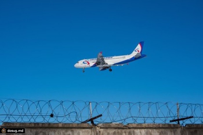 Летевший из Дубая в Москву пассажир задержан за пьяный дебош