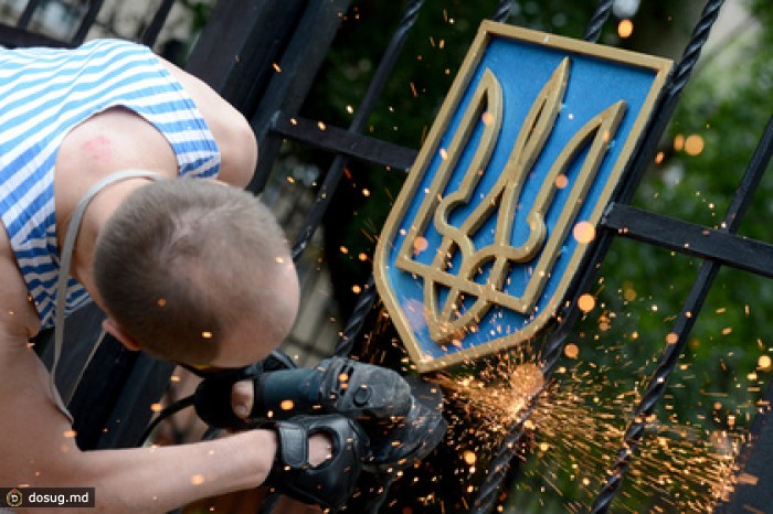 Луганская республика обратилась за признанием к 13 странам