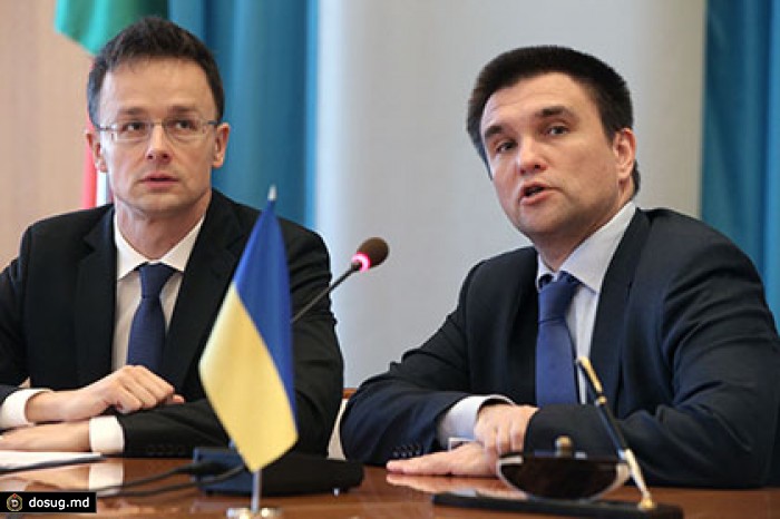 МИД Украины попросил у Запада денег и военной помощи